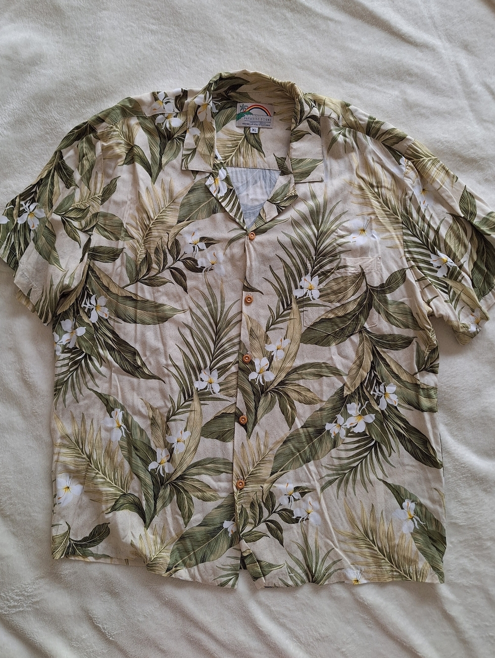 Authentic Made in Hawaii Paradise Found shirt with a tech twist! 💻🌺